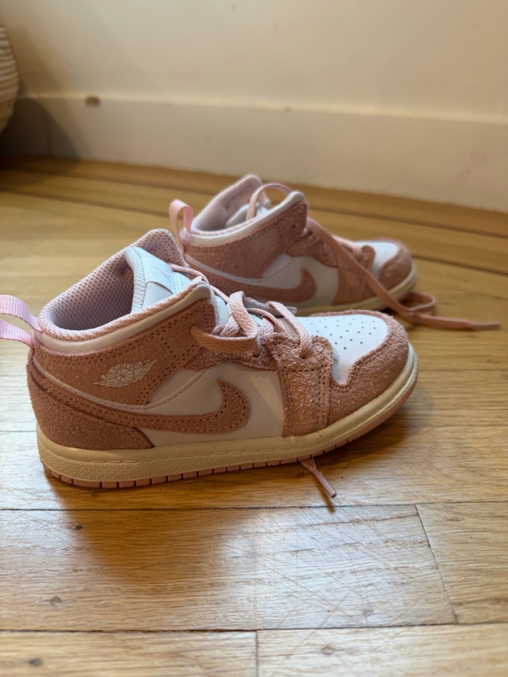 Jordan 1 Mid SE Toddler Girls' "White/Legend Pink/Sail" Shoe- size 10C